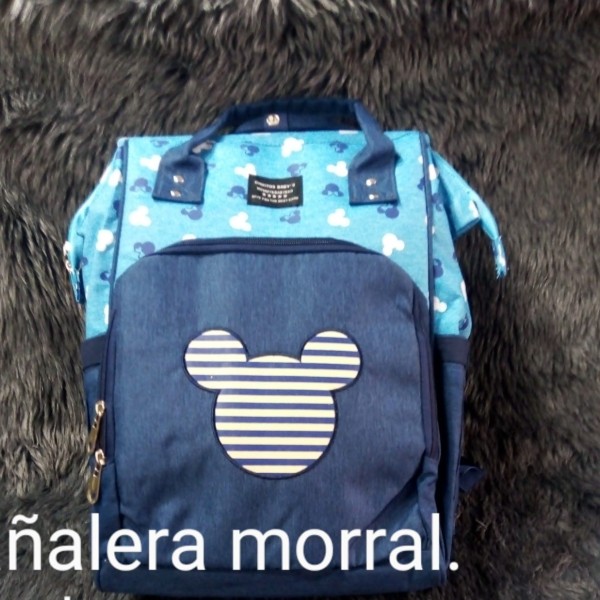 Pañalera sales de morral